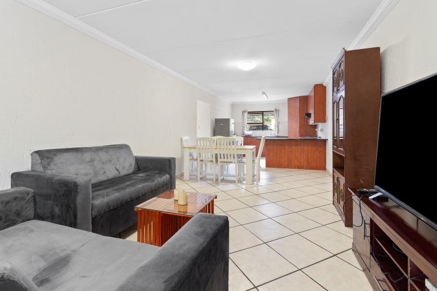 To Let 2 Bedroom Property for Rent in Paulshof Gauteng