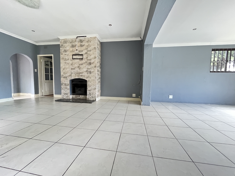 To Let 3 Bedroom Property for Rent in Bloubosrand Gauteng