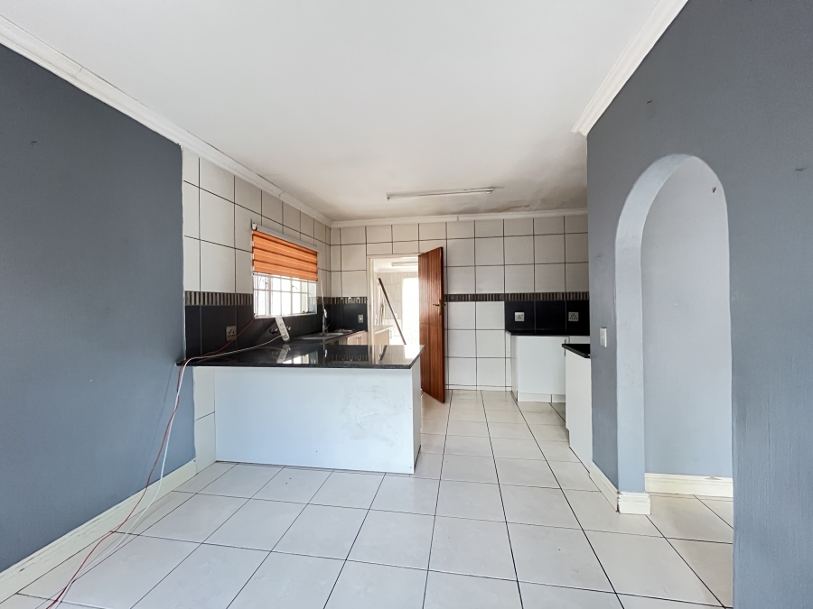 To Let 3 Bedroom Property for Rent in Bloubosrand Gauteng