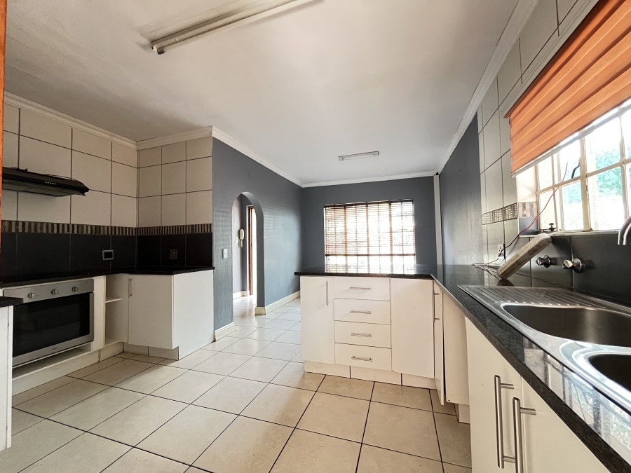 To Let 3 Bedroom Property for Rent in Bloubosrand Gauteng