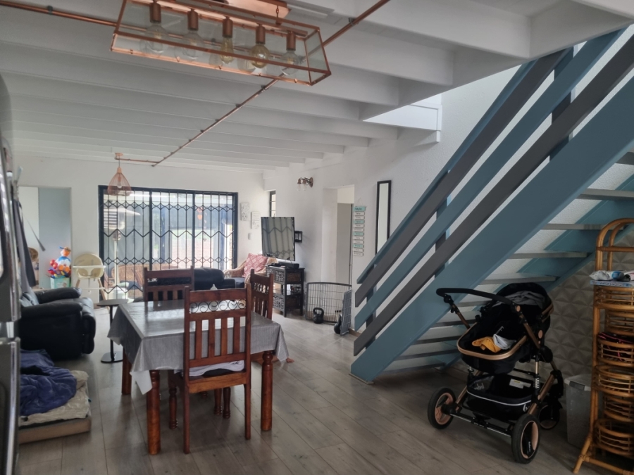 5 Bedroom Property for Sale in Illiondale Gauteng