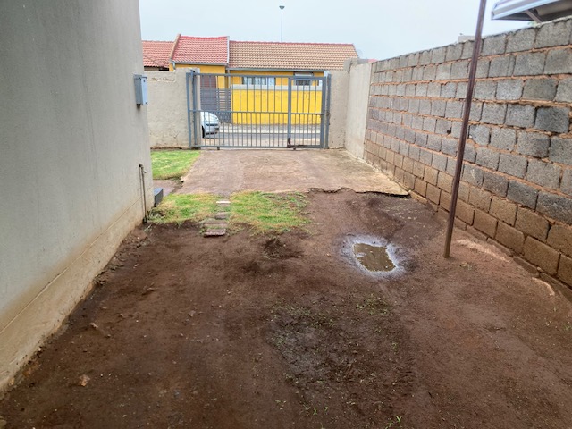 2 Bedroom Property for Sale in Vosloorus Ext 25 Gauteng