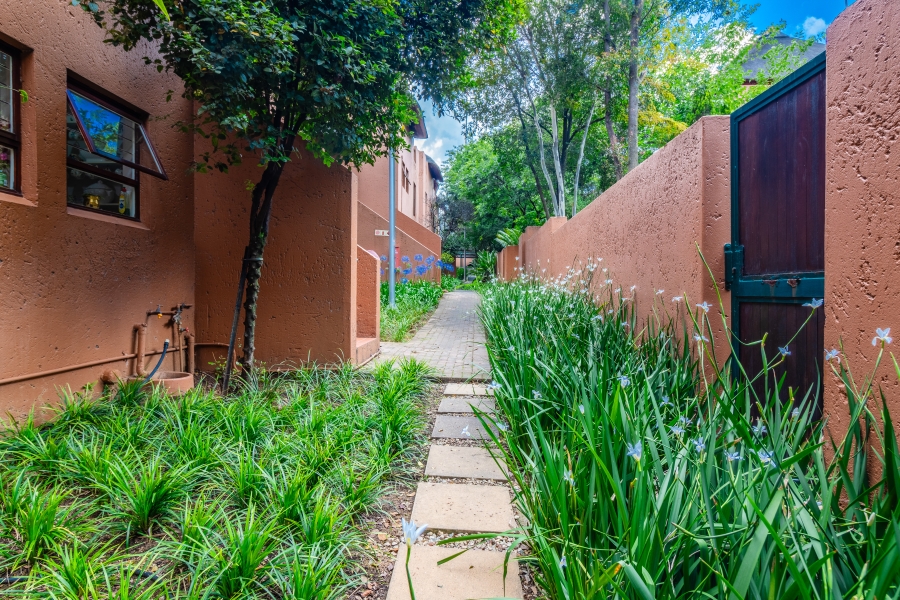 1 Bedroom Property for Sale in Sunninghill Gauteng