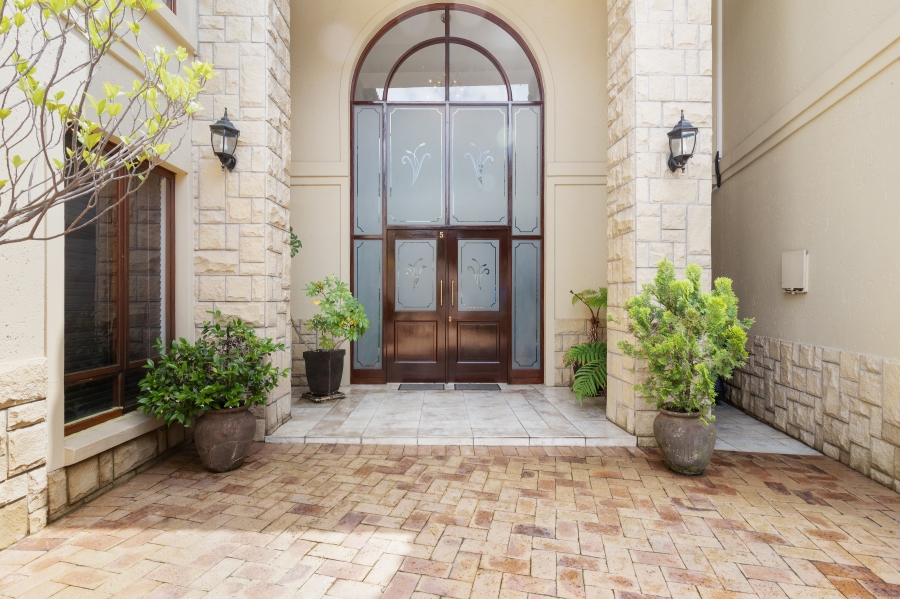 5 Bedroom Property for Sale in Bryanston Gauteng