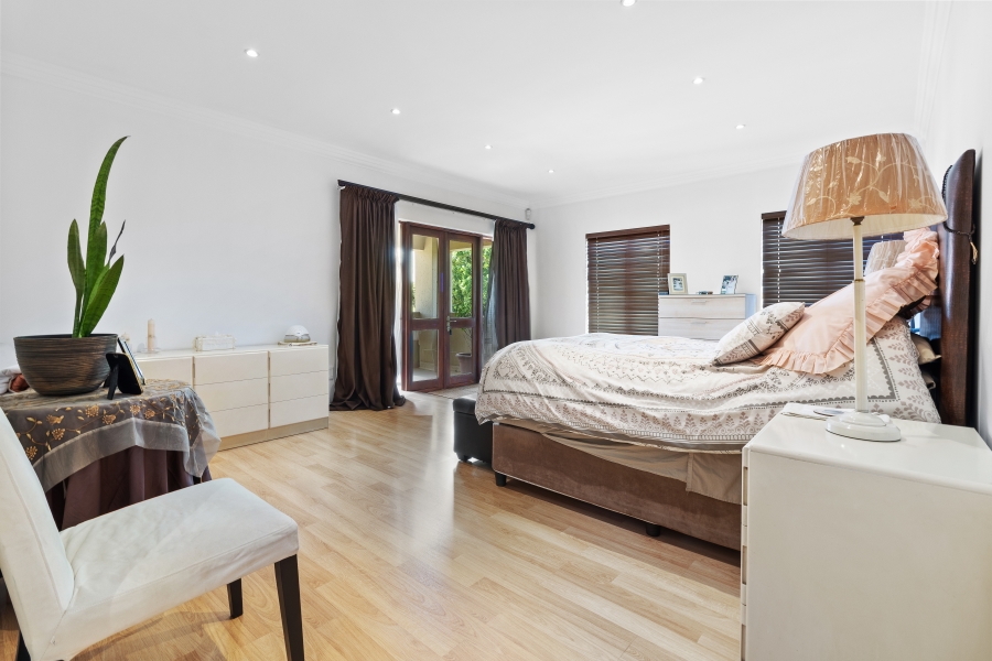 5 Bedroom Property for Sale in Bryanston Gauteng