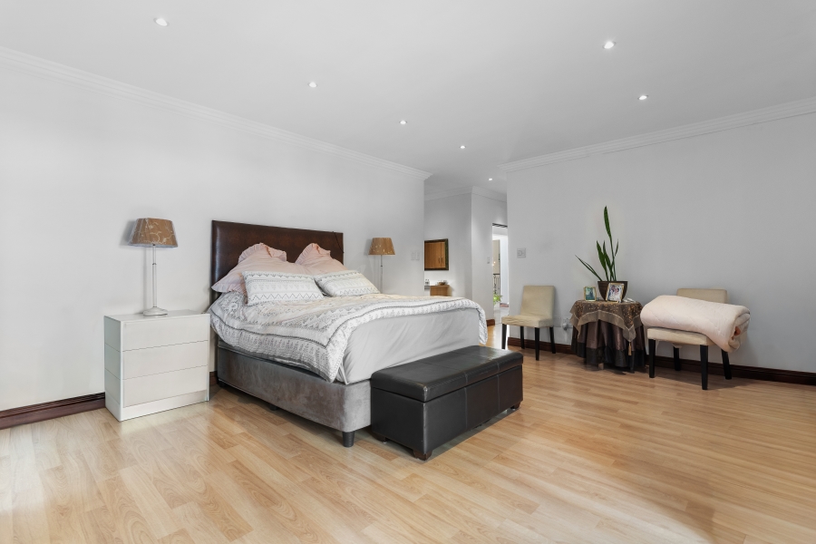 5 Bedroom Property for Sale in Bryanston Gauteng