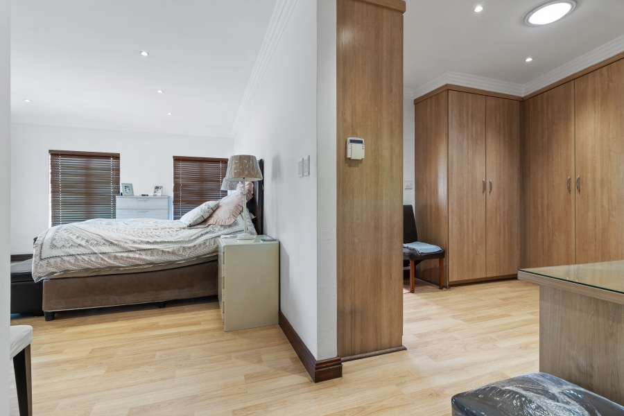 5 Bedroom Property for Sale in Bryanston Gauteng