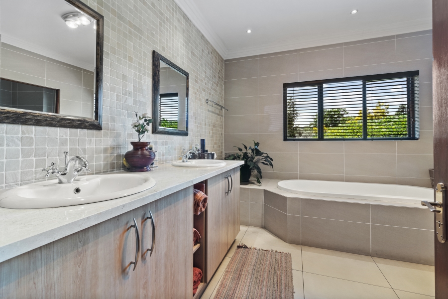 5 Bedroom Property for Sale in Bryanston Gauteng