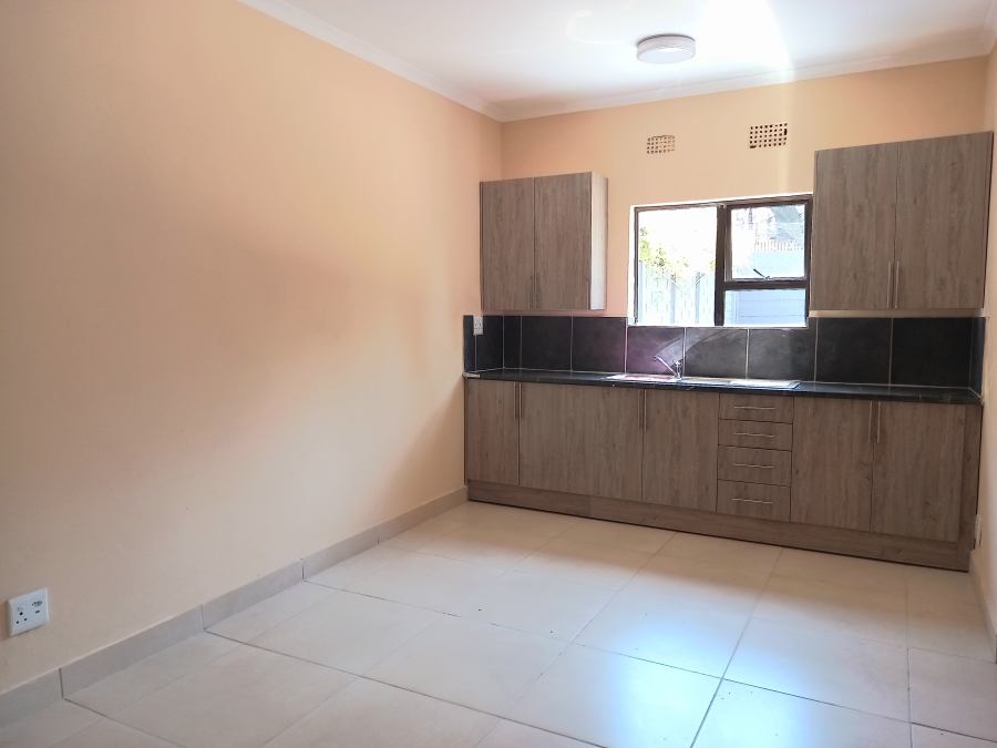 To Let 1 Bedroom Property for Rent in Blairgowrie Gauteng
