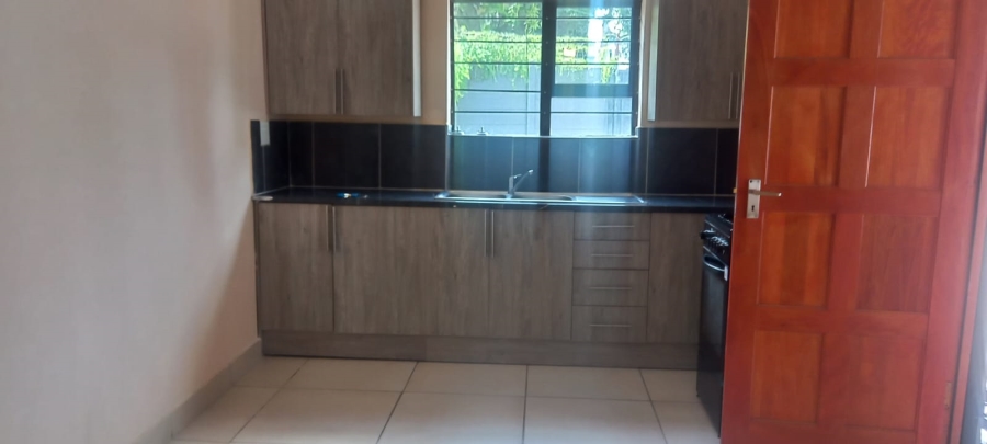 To Let 1 Bedroom Property for Rent in Blairgowrie Gauteng