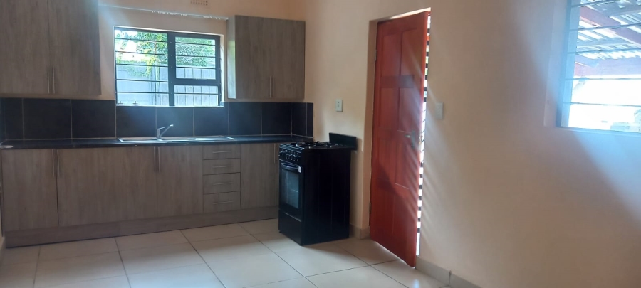 To Let 1 Bedroom Property for Rent in Blairgowrie Gauteng