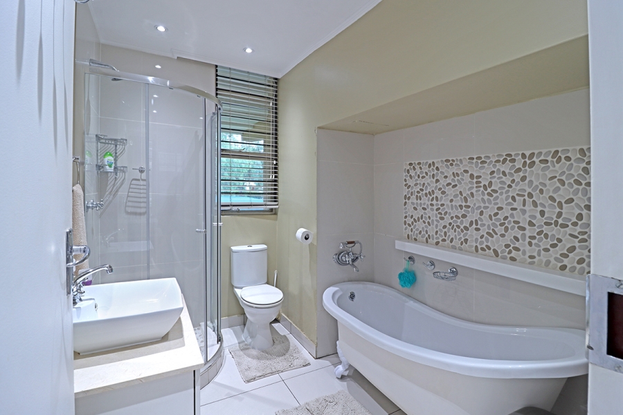 3 Bedroom Property for Sale in Robindale Gauteng