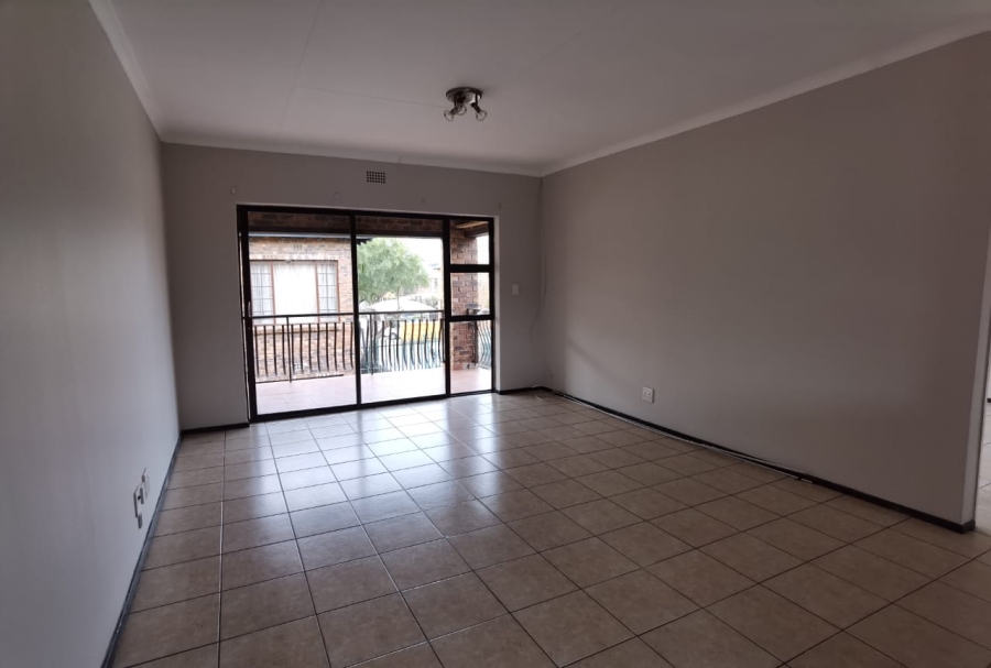 To Let 2 Bedroom Property for Rent in Sonneveld Gauteng