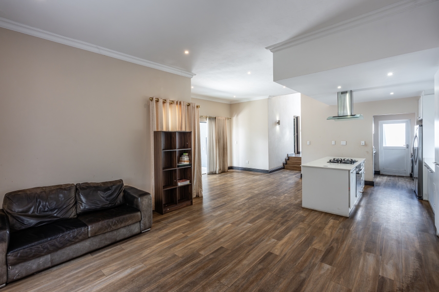 4 Bedroom Property for Sale in Broadacres Gauteng