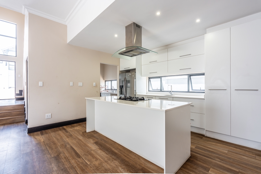 4 Bedroom Property for Sale in Broadacres Gauteng