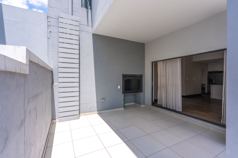 4 Bedroom Property for Sale in Broadacres Gauteng