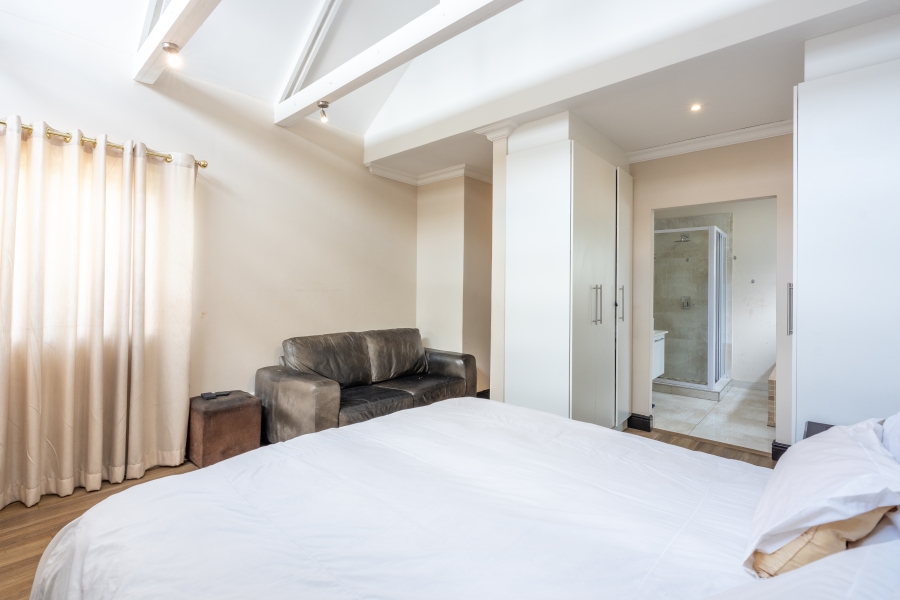 4 Bedroom Property for Sale in Broadacres Gauteng