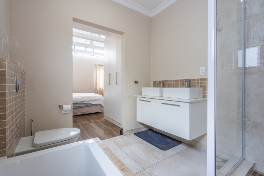 4 Bedroom Property for Sale in Broadacres Gauteng