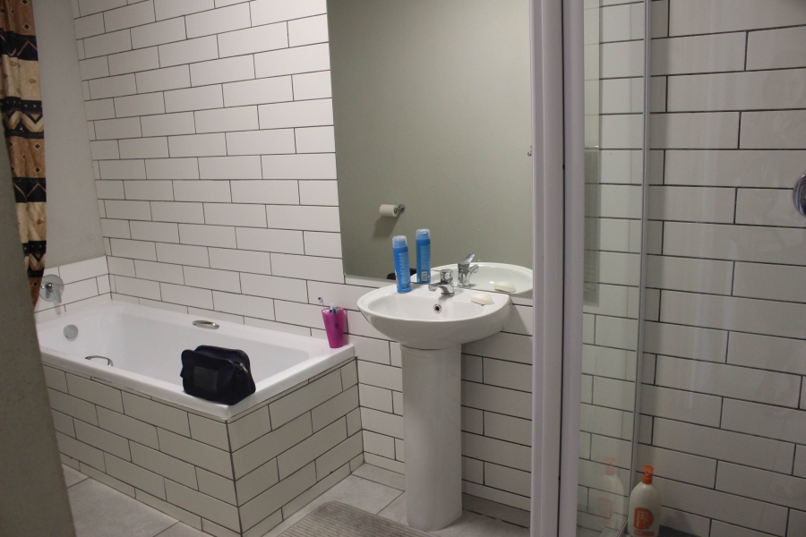 2 Bedroom Property for Sale in Glen Marais Gauteng