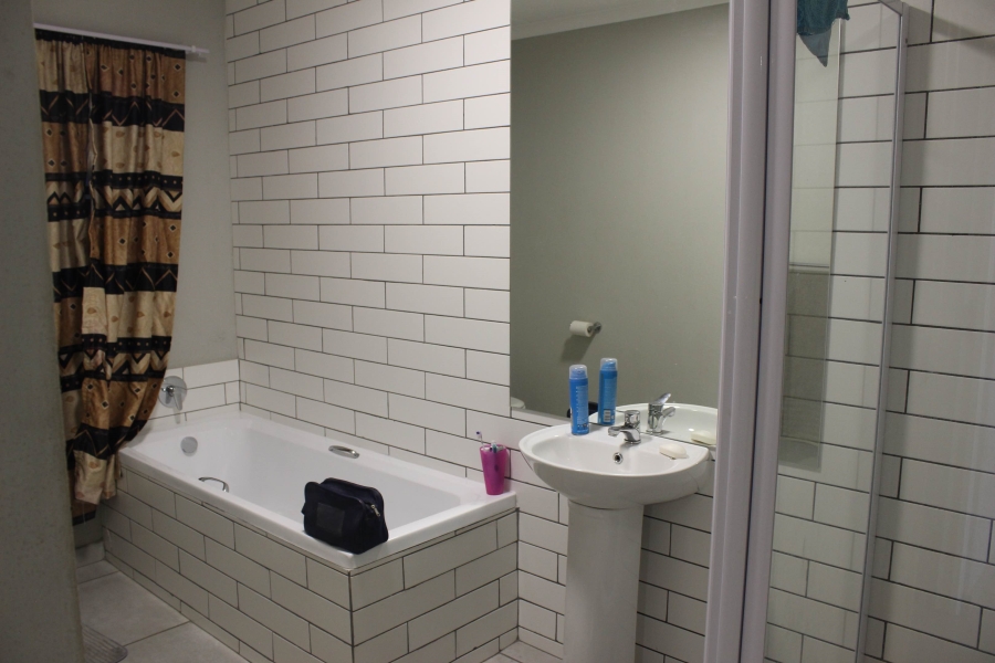 2 Bedroom Property for Sale in Glen Marais Gauteng