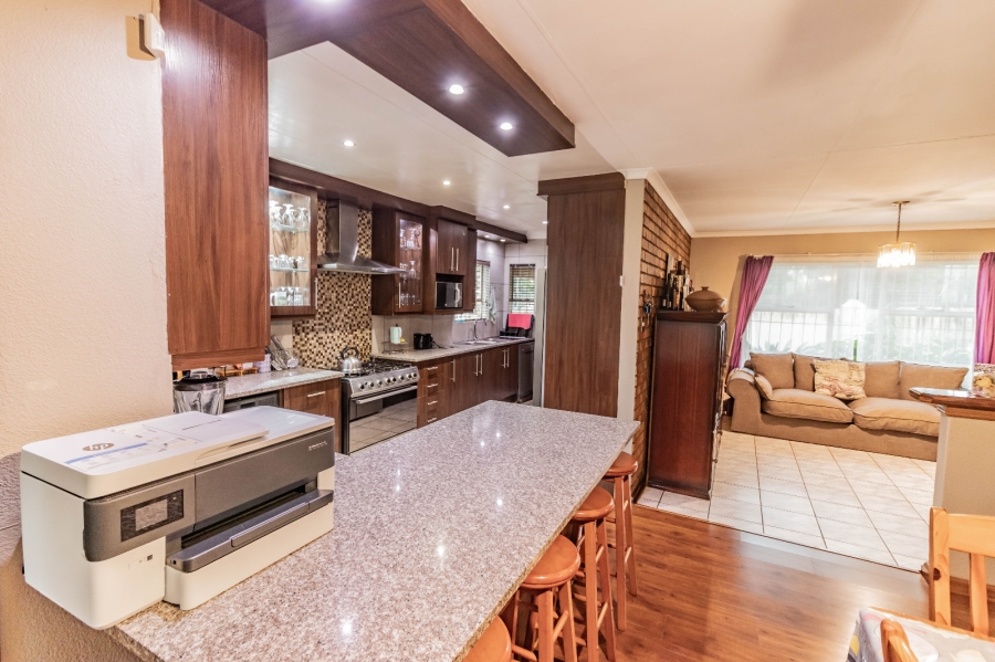 4 Bedroom Property for Sale in Van Riebeeck Park Gauteng