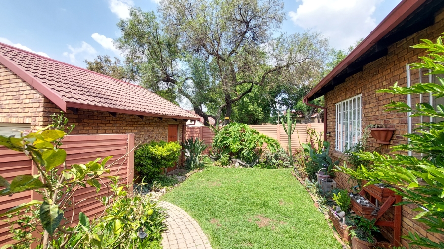 3 Bedroom Property for Sale in Eldoraigne Gauteng