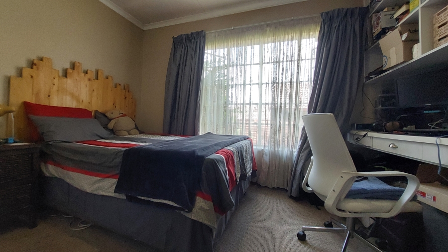 3 Bedroom Property for Sale in Eldoraigne Gauteng