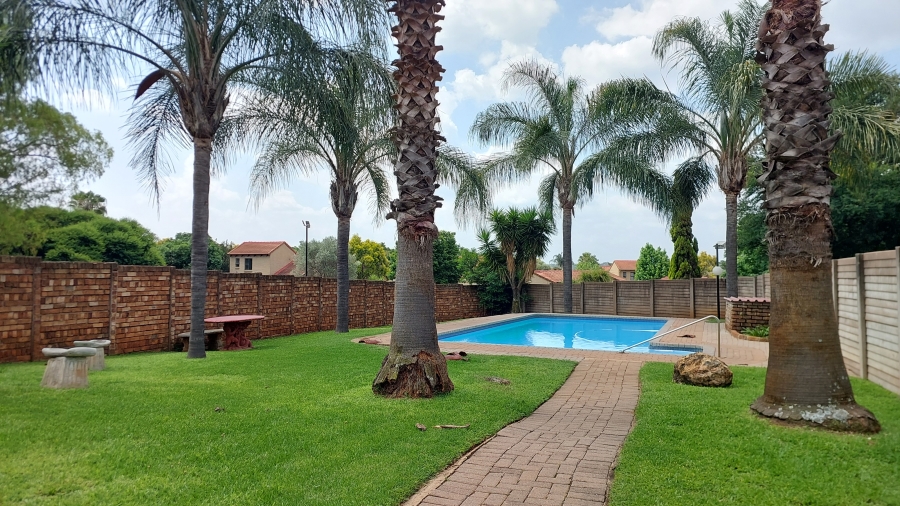 3 Bedroom Property for Sale in Eldoraigne Gauteng