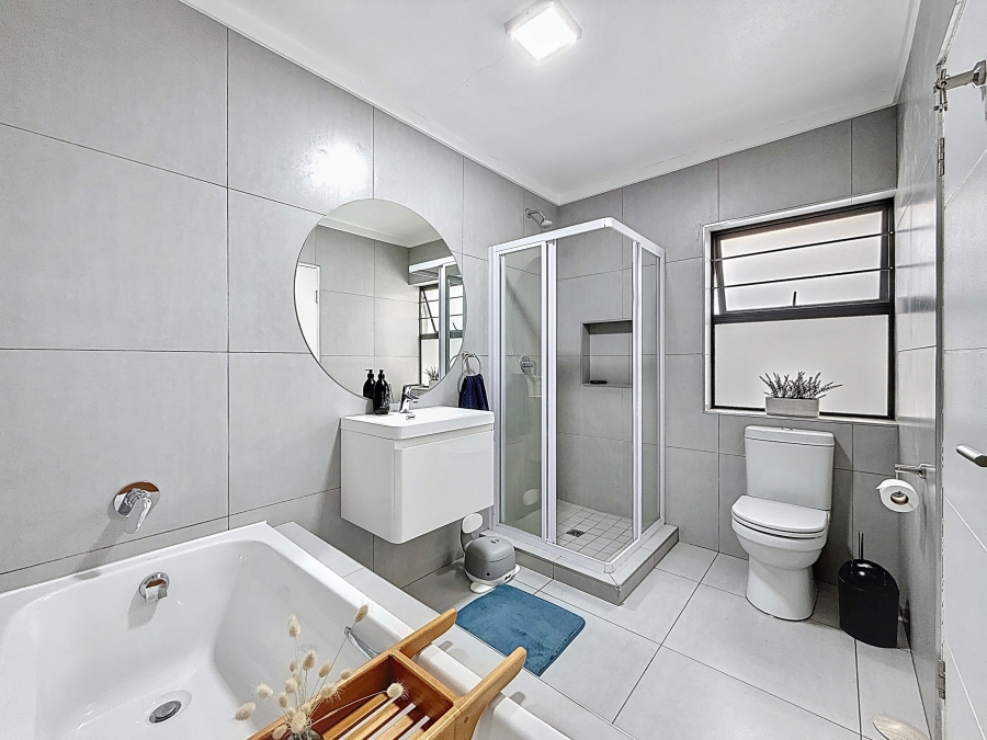 3 Bedroom Property for Sale in Equestria Gauteng