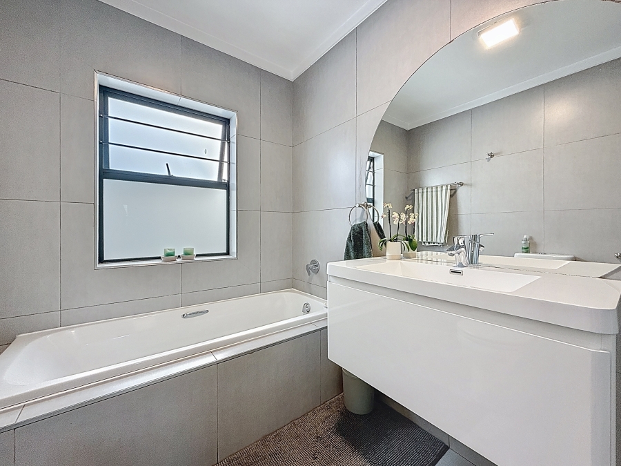 3 Bedroom Property for Sale in Equestria Gauteng