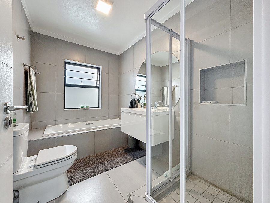 3 Bedroom Property for Sale in Equestria Gauteng