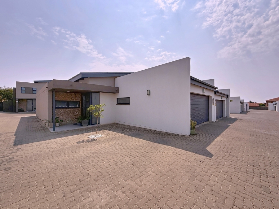 3 Bedroom Property for Sale in Equestria Gauteng