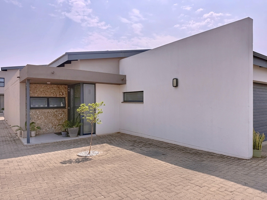 3 Bedroom Property for Sale in Equestria Gauteng