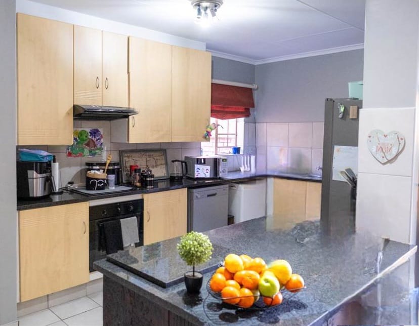 2 Bedroom Property for Sale in Equestria Gauteng