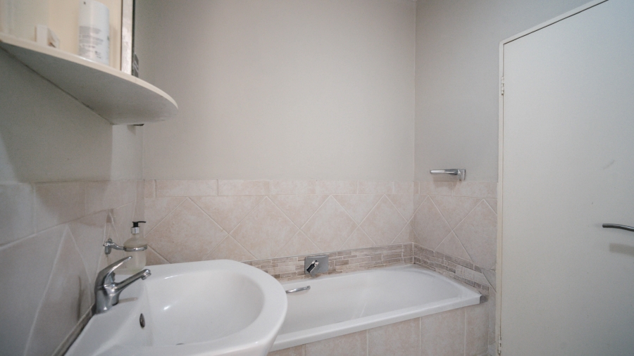 2 Bedroom Property for Sale in Douglasdale Gauteng