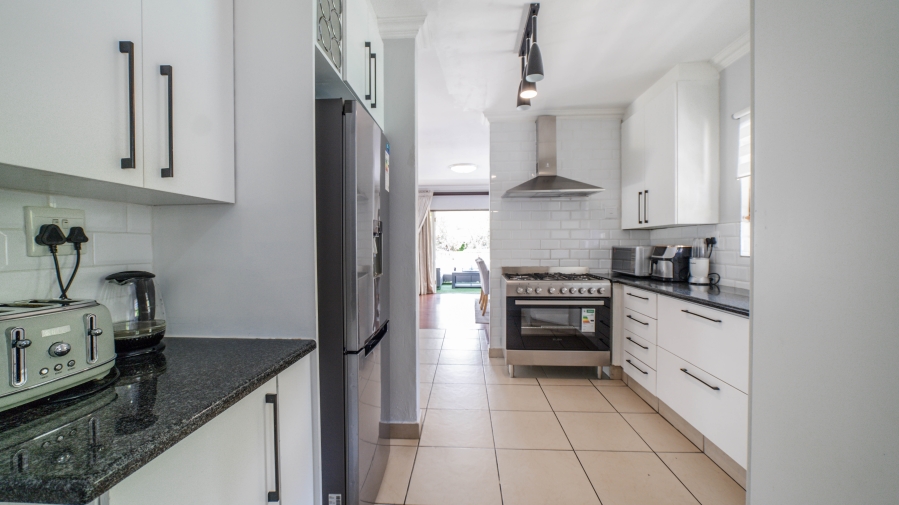 3 Bedroom Property for Sale in Broadacres Gauteng