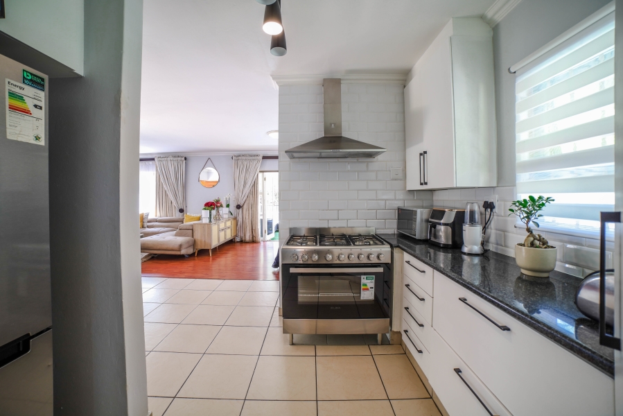 3 Bedroom Property for Sale in Broadacres Gauteng