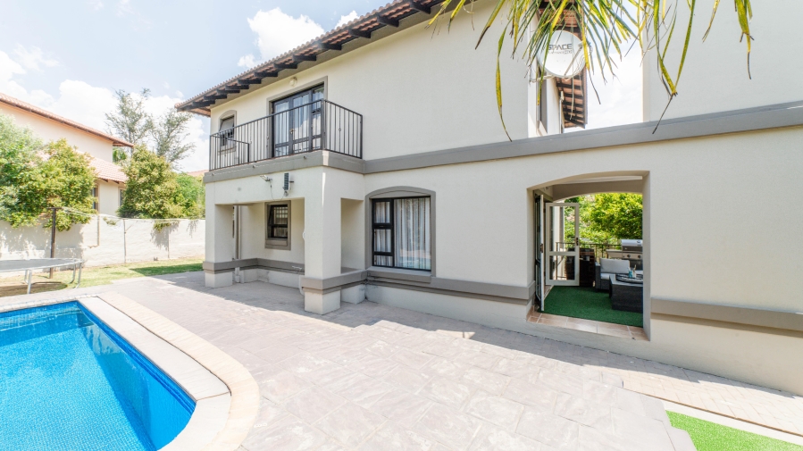 3 Bedroom Property for Sale in Broadacres Gauteng