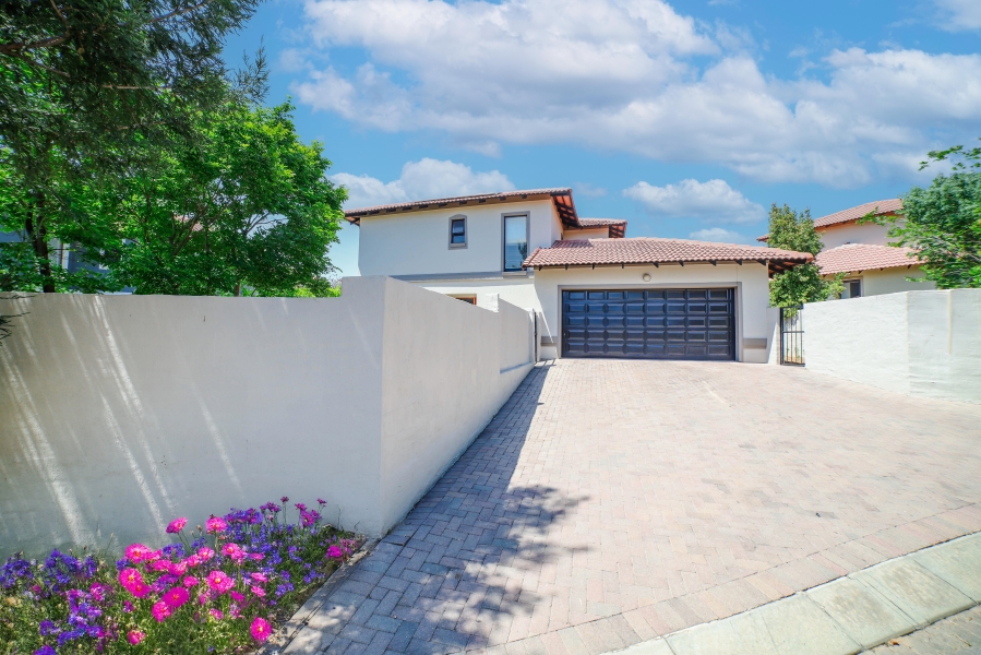 3 Bedroom Property for Sale in Broadacres Gauteng