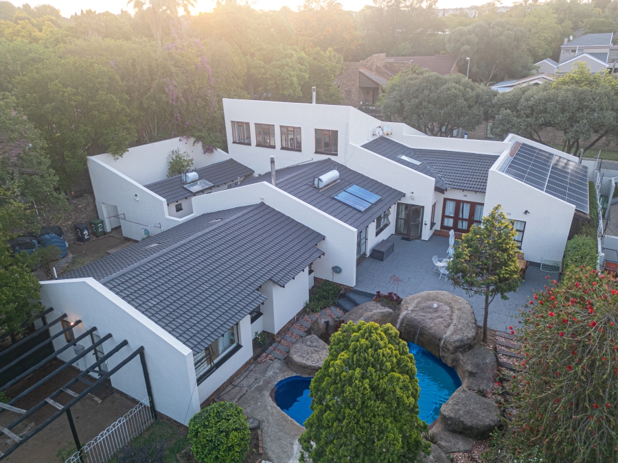5 Bedroom Property for Sale in Lonehill Gauteng
