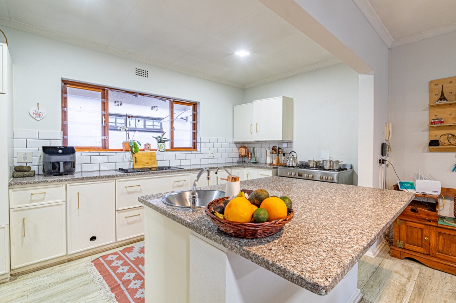 5 Bedroom Property for Sale in Lonehill Gauteng