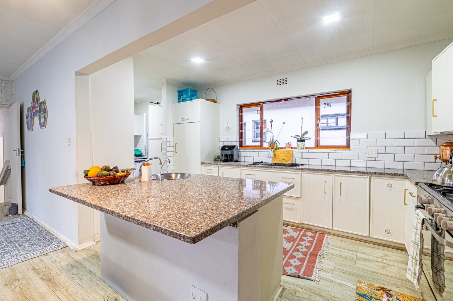 5 Bedroom Property for Sale in Lonehill Gauteng