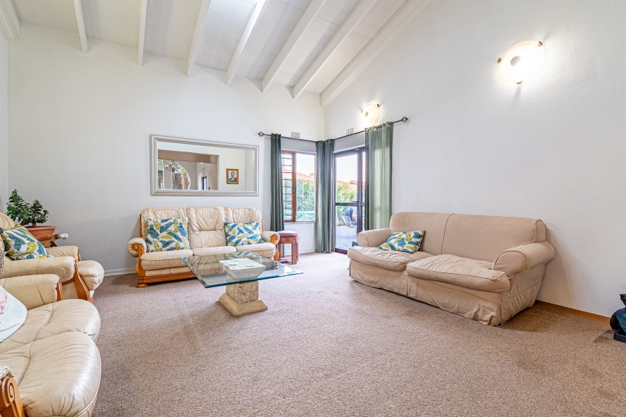 5 Bedroom Property for Sale in Lonehill Gauteng