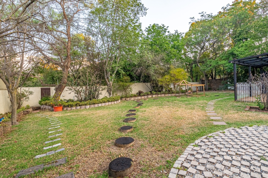 5 Bedroom Property for Sale in Lonehill Gauteng