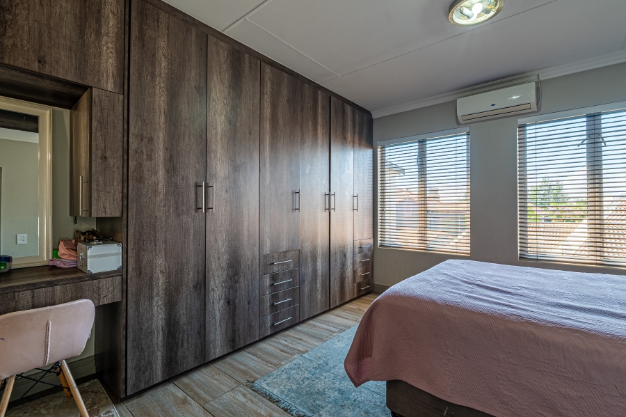 3 Bedroom Property for Sale in Broadacres Gauteng