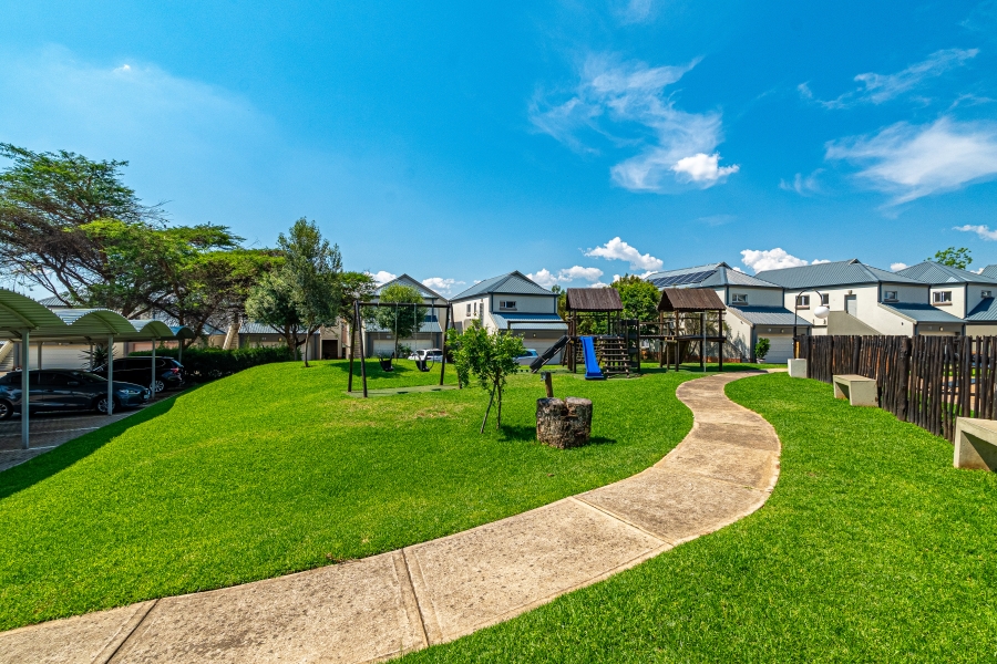 3 Bedroom Property for Sale in Broadacres Gauteng