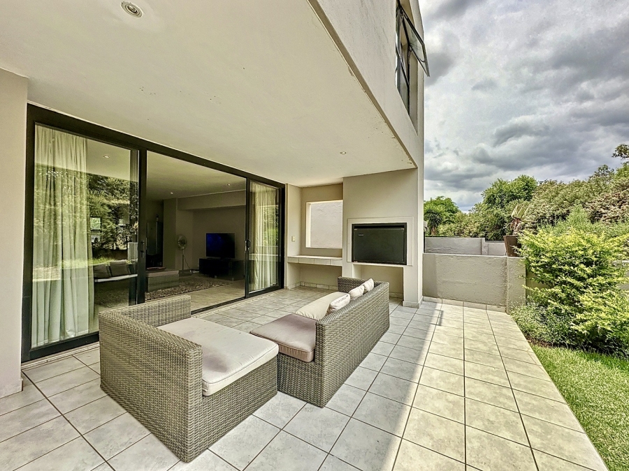 2 Bedroom Property for Sale in Lombardy Estate Gauteng