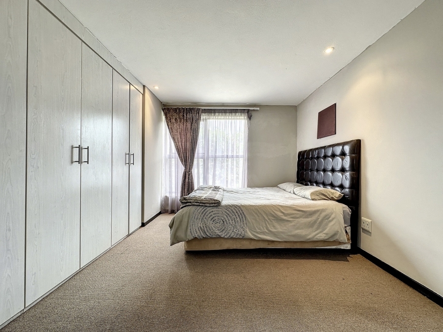 2 Bedroom Property for Sale in Lombardy Estate Gauteng