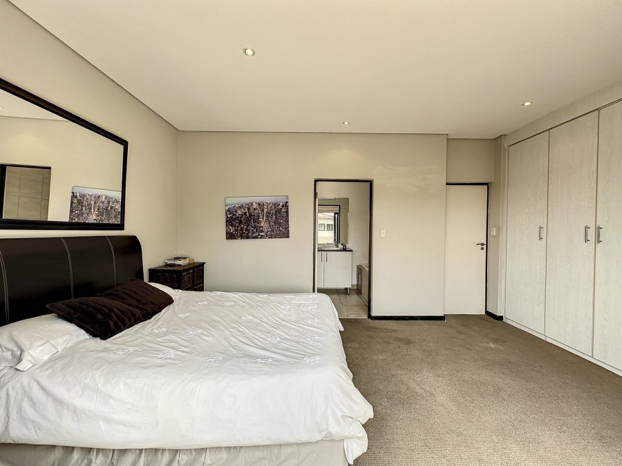 2 Bedroom Property for Sale in Lombardy Estate Gauteng