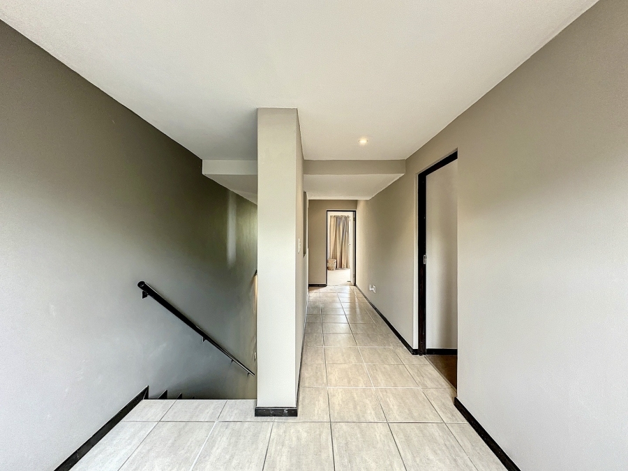 2 Bedroom Property for Sale in Lombardy Estate Gauteng